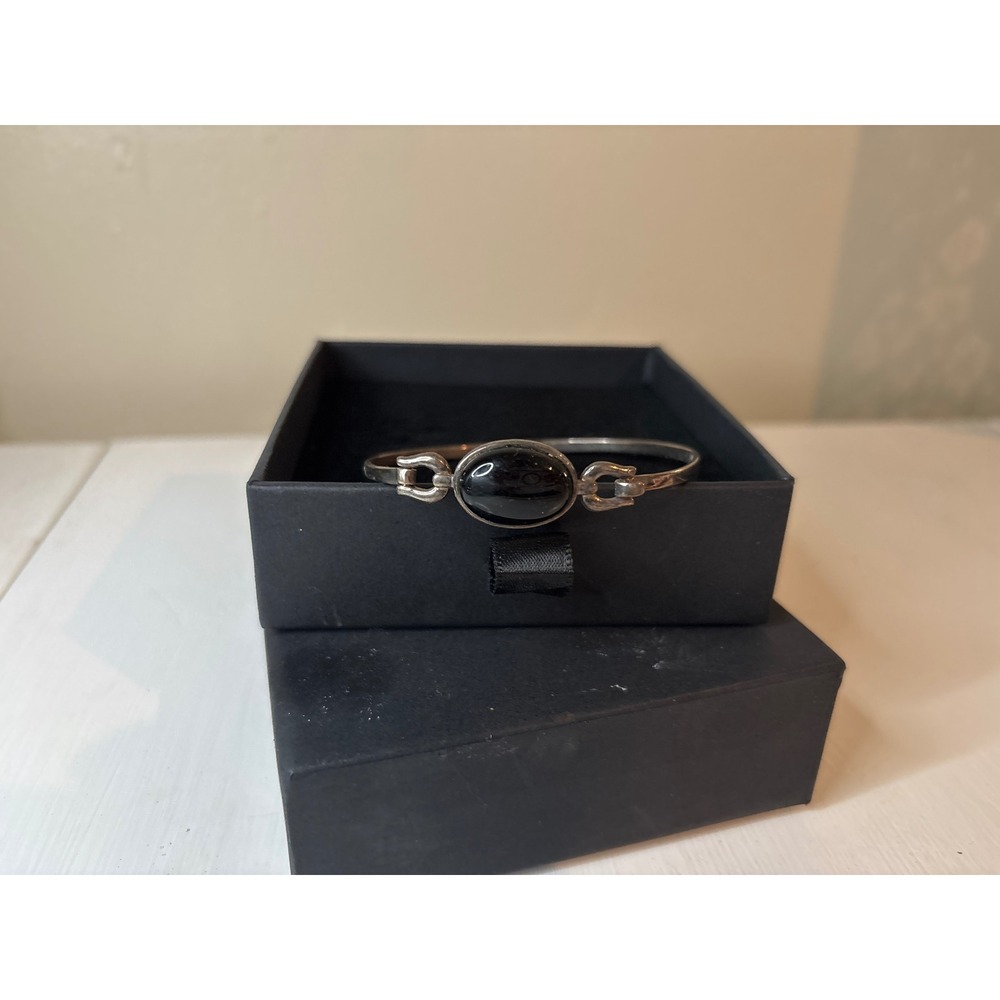 Bangle Bracelet Womens OS Silver Black Good Onyx Style Horseshoe Link